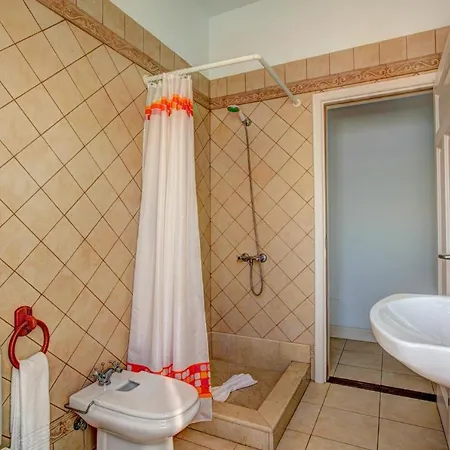 فيلة Sleeps 6 Pool Wifi *