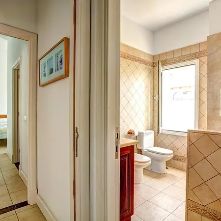 Sleeps 6 Pool Wifi