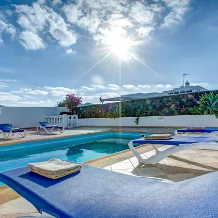Sleeps 6 Pool Wifi