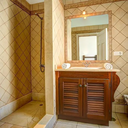 Sleeps 6 Pool Wifi Villa Puerto Calero