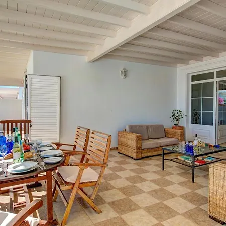 Sleeps 6 Pool Wifi Villa *