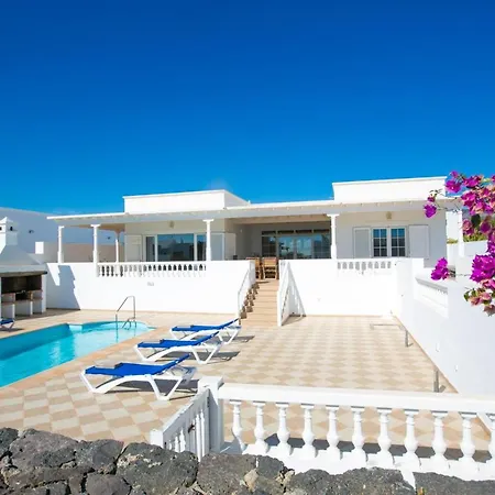 Sleeps 6 Pool Wifi Puerto Calero